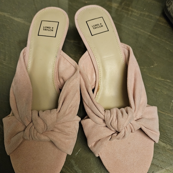 SHOES - Picture 4 of 6